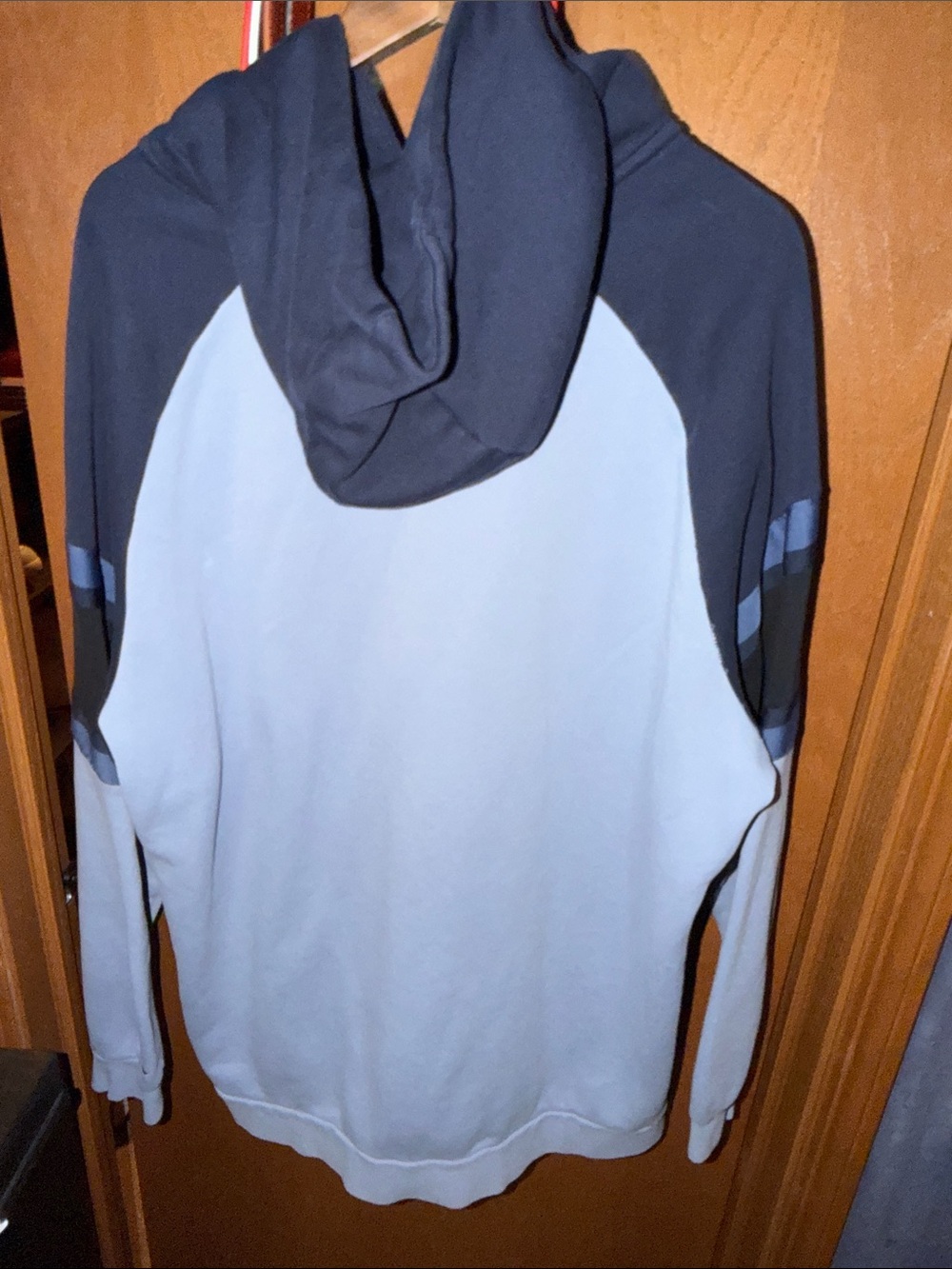 Jordan Men's Navy and Light Blue Colorblock Pullover Hoodie - Picture 5 of 8